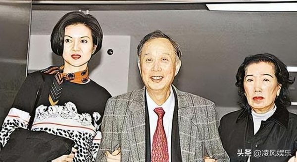 放弃争夺数百亿遗产，带着女儿远遁美国，如今才知道她有多清醒